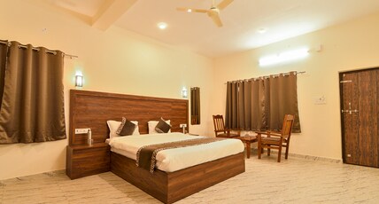 Jungle Holic Room Type - Deluxe AC Rooms