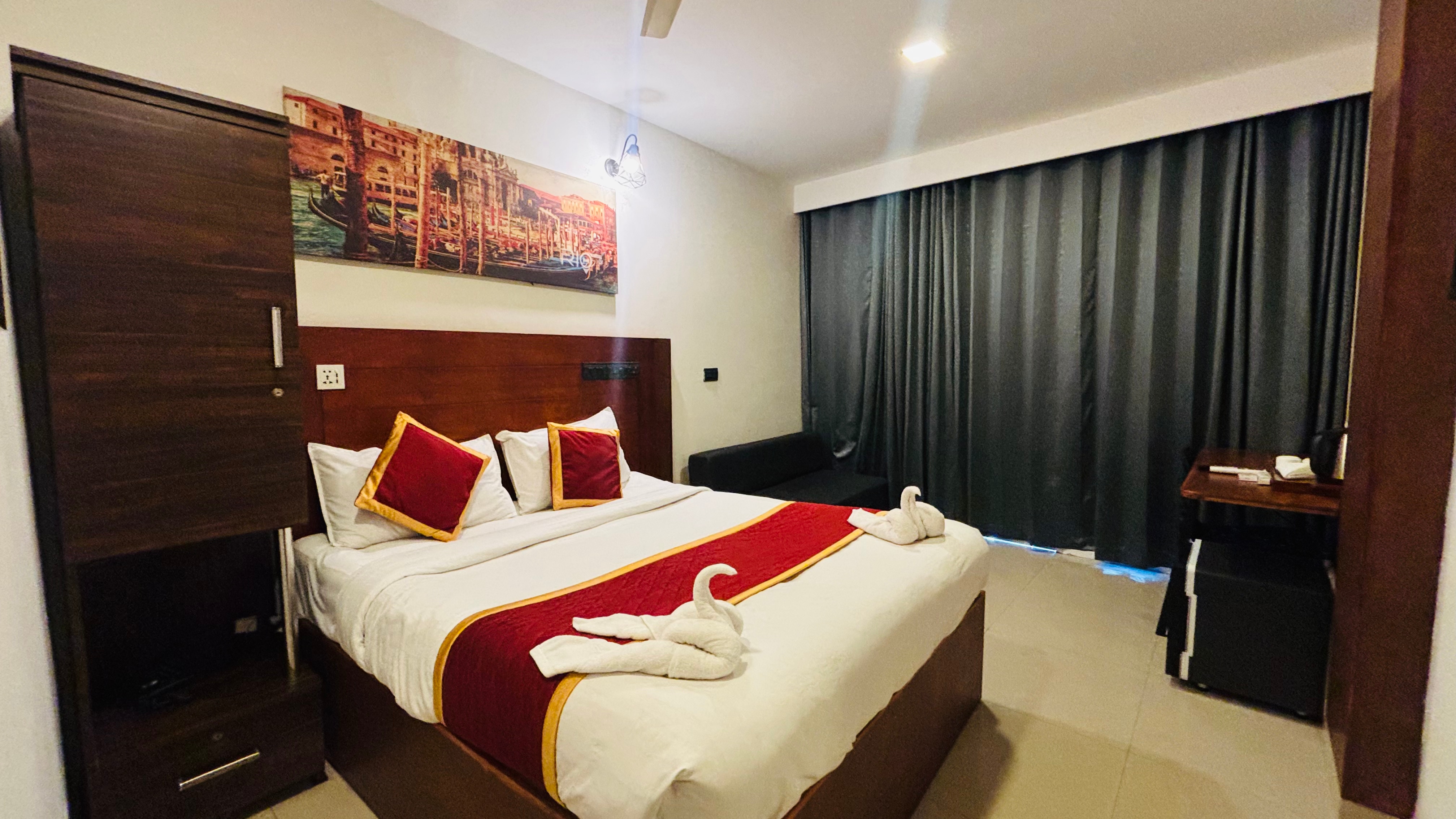 Rio Rooms Near Mims Hospital - Tap to explore photos