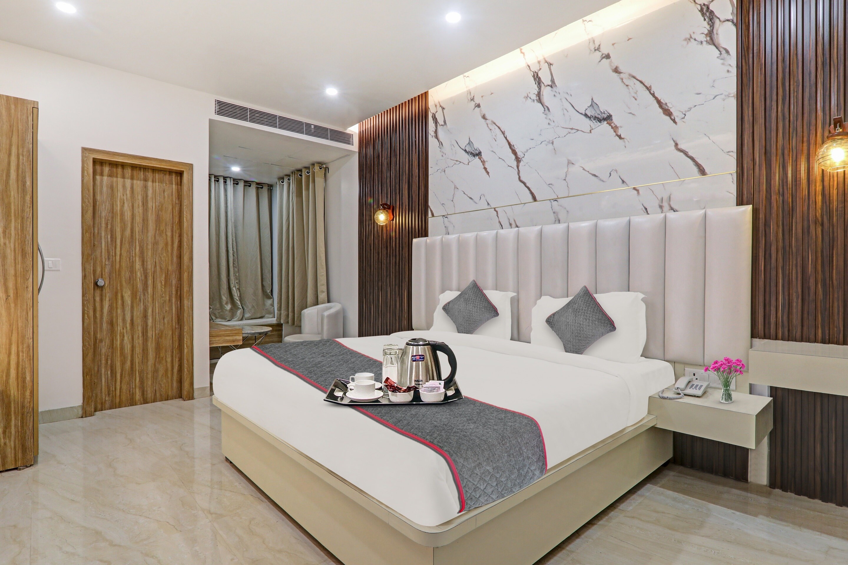 Super Townhouse Hotel Impact - Tap to explore photos