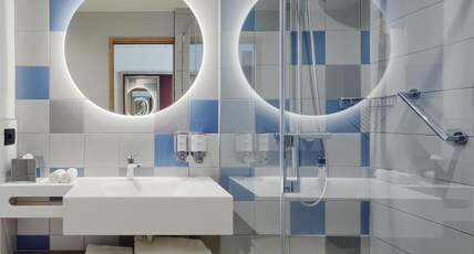 Hampton by Hilton Venice Isola Nuova Room Type - QUEEN ROOM WITH SOFA BED Hampton by Hilton Venice Isola Nuova Room Type - QUEEN ROOM WITH SOFA BED