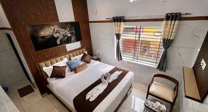 The Ocean Inn Luxury Stay Room Type - Deluxe AC Queen Bed Room