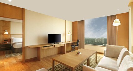 DoubleTree by Hilton Pune Chinchwad Room Type - King Executive Suite with Lounge Access