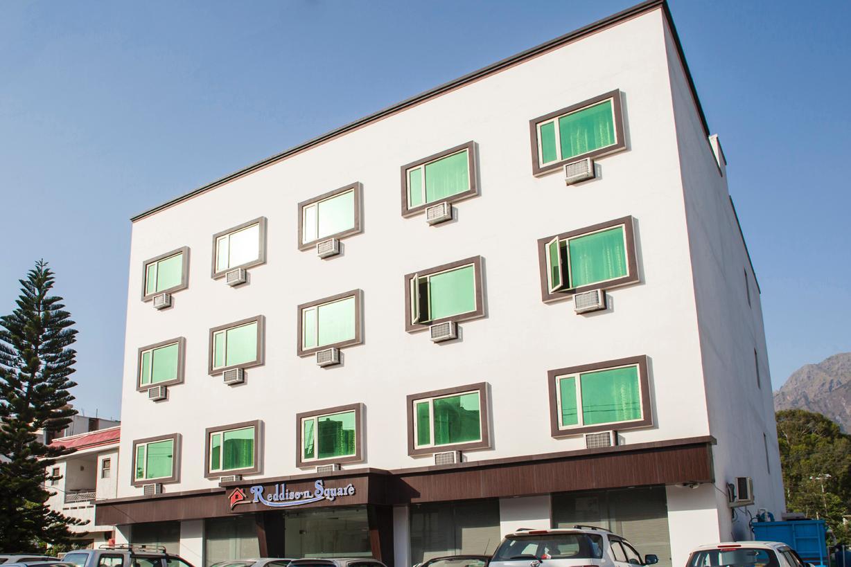 Hotel Redison Square - Tap to explore photos