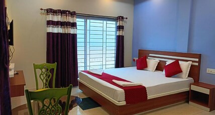 Sea Wander Resort Room Type - Deluxe Double Room with Side Sea View