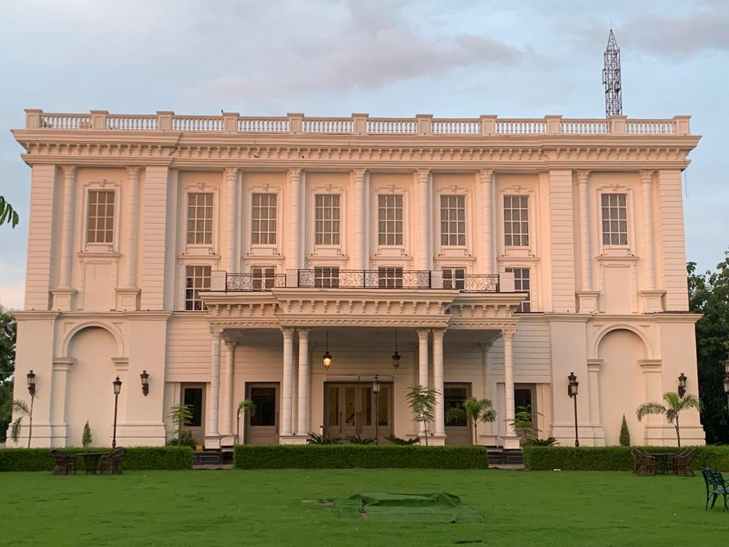 Hotel Abha Grand - Tap to explore photos