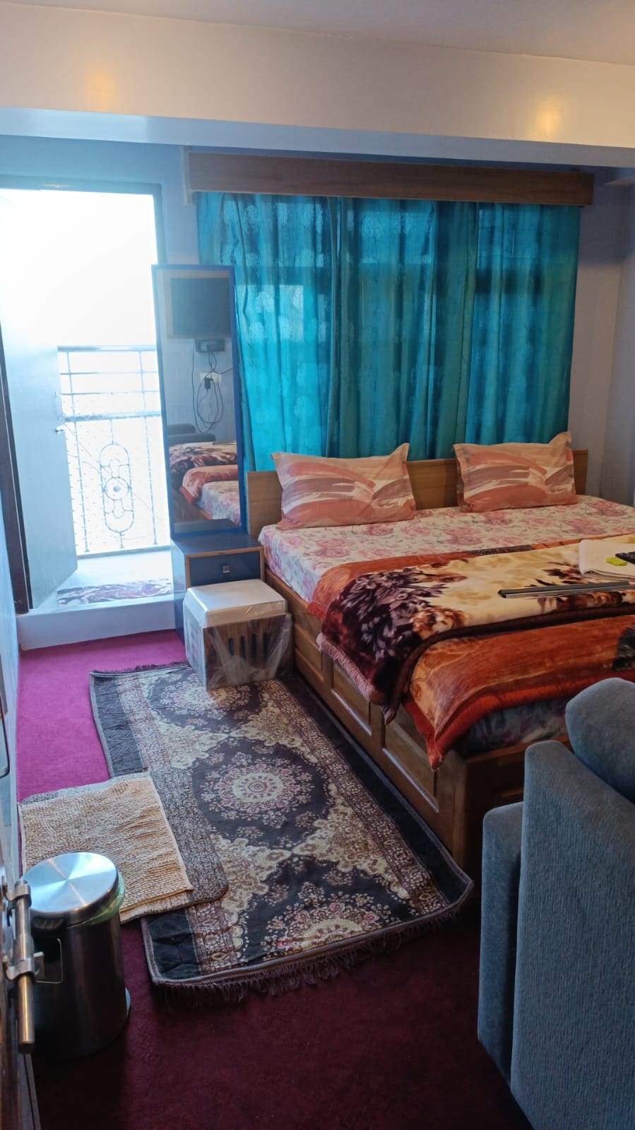 Shiv Inn Homestay - Tap to explore photos