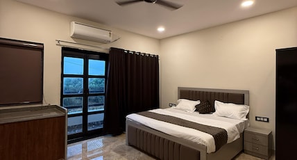 undefined Room Type - Chic Budget Room with Countryside View undefined Room Type - Chic Budget Room with Countryside View