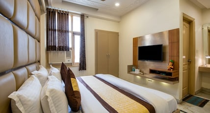 Hotel Klick International Room Type - Deluxe Double Room Hotel Klick International Room Type - Deluxe Double Room