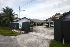 OYO 91244 Aufa Chalet