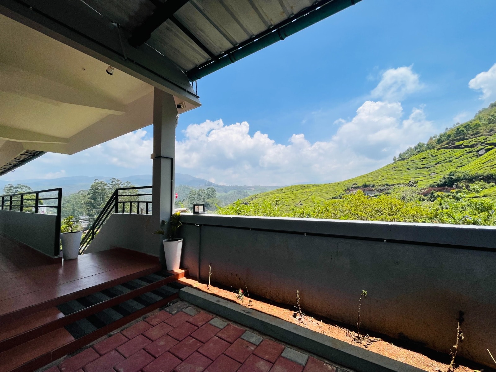 7 Malai Residency Munnar - Tap to explore photos