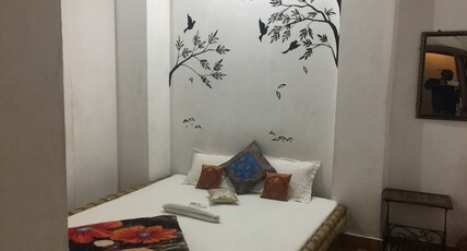 Shri Guest House Room Type - Double Bed Non River view shared bathroom