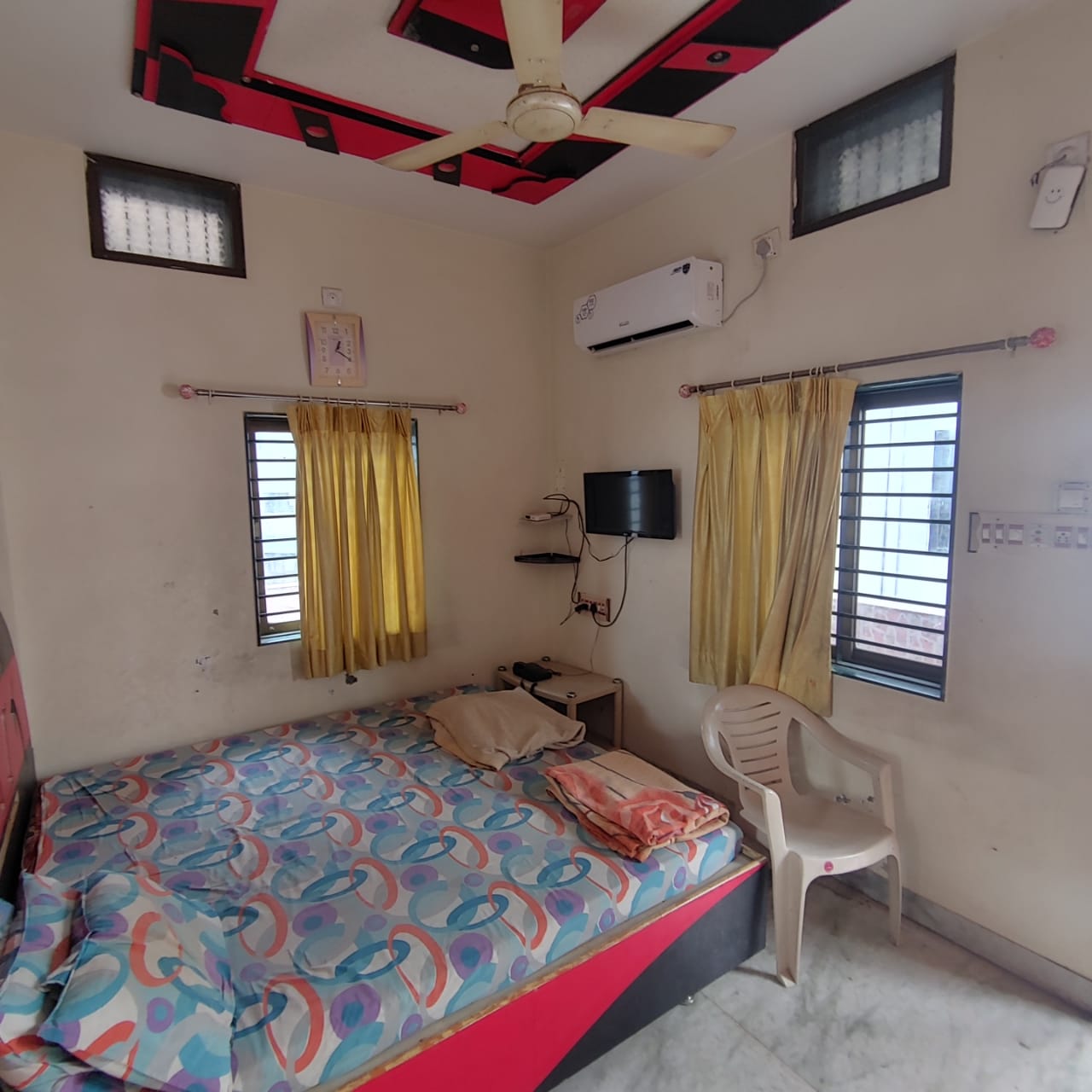 Shree Sai Guest House - Tap to explore photos
