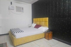 Hotel O Ghunghru