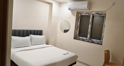 Royal Elite Luxury Ac Rooms Room Type - Deluxe