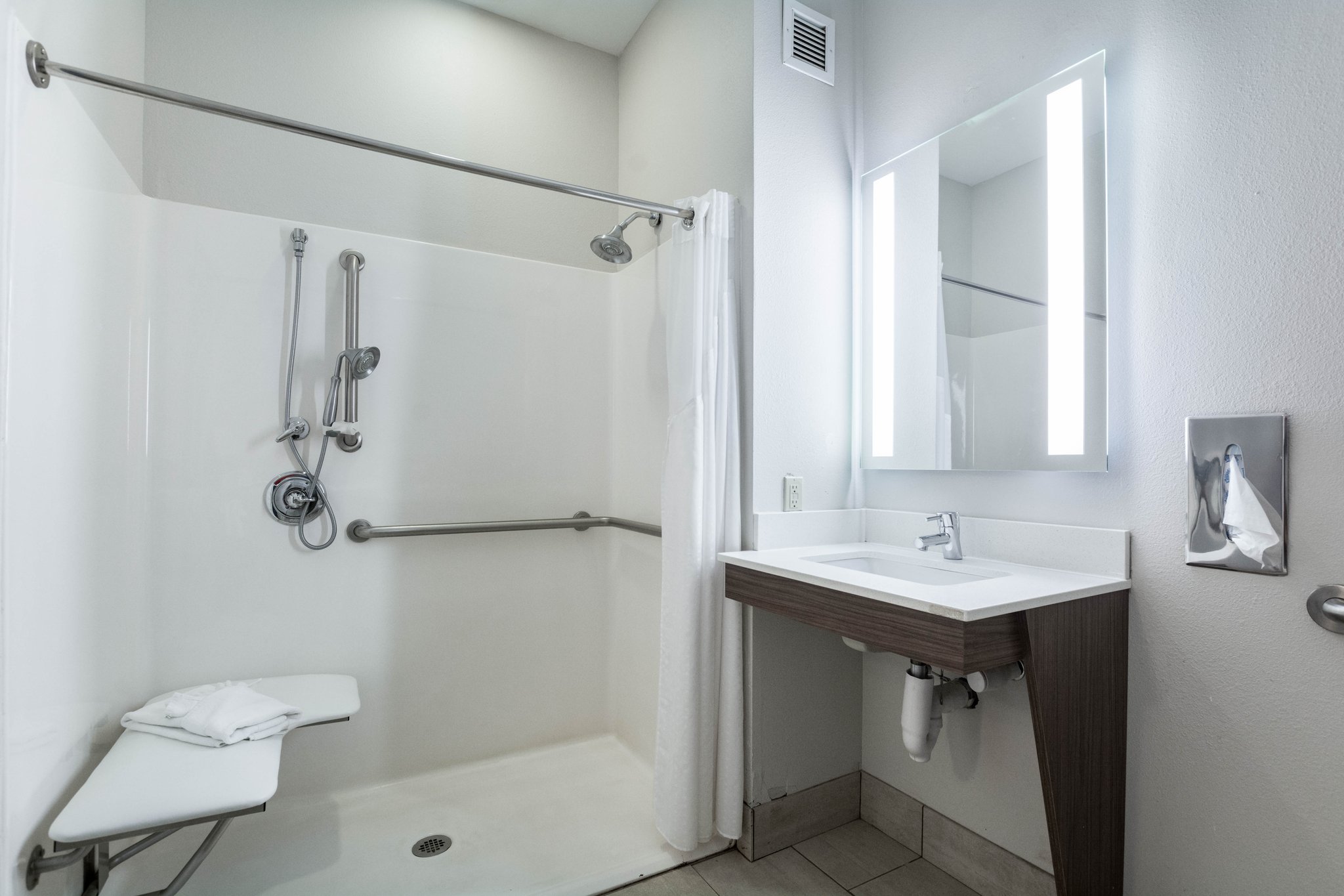 Holiday Inn Express & Suites JASPER - Tap to explore photos