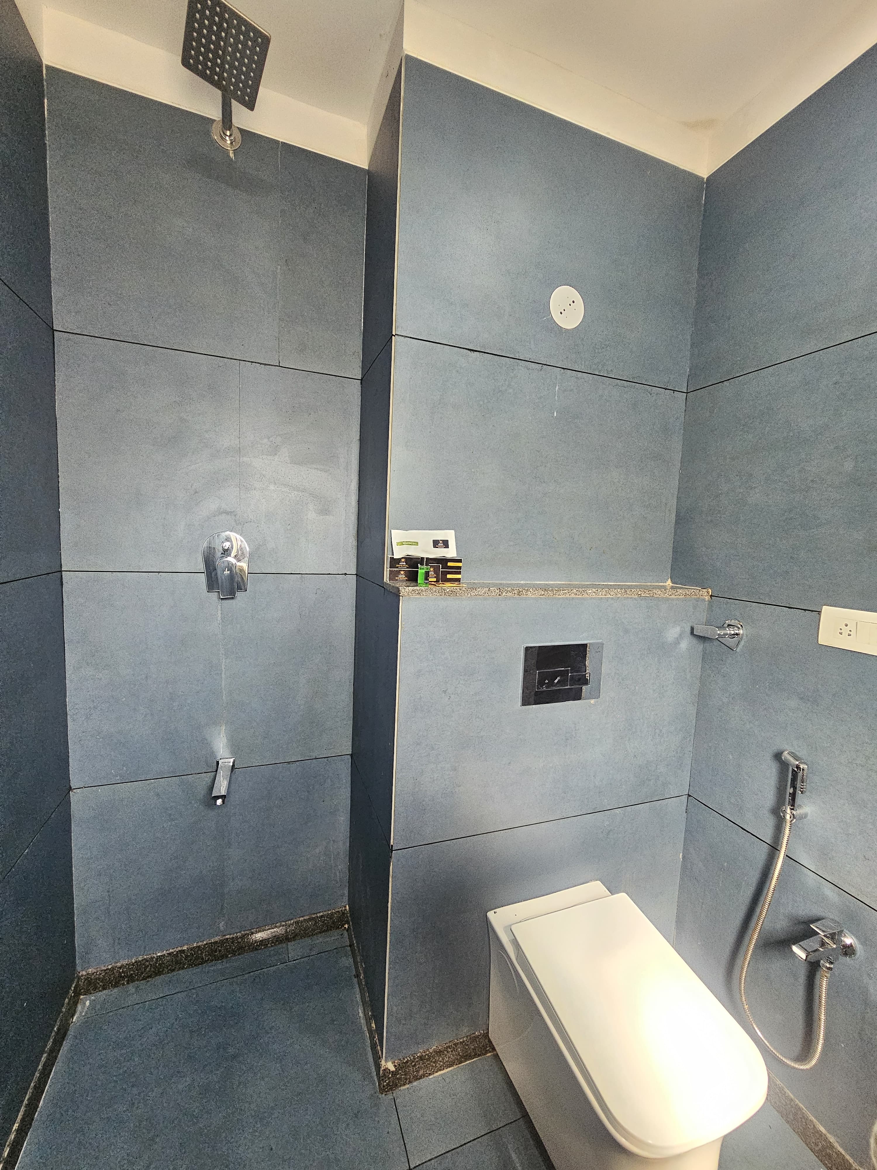 HOTEL IMPERIAL - Tap to explore photos