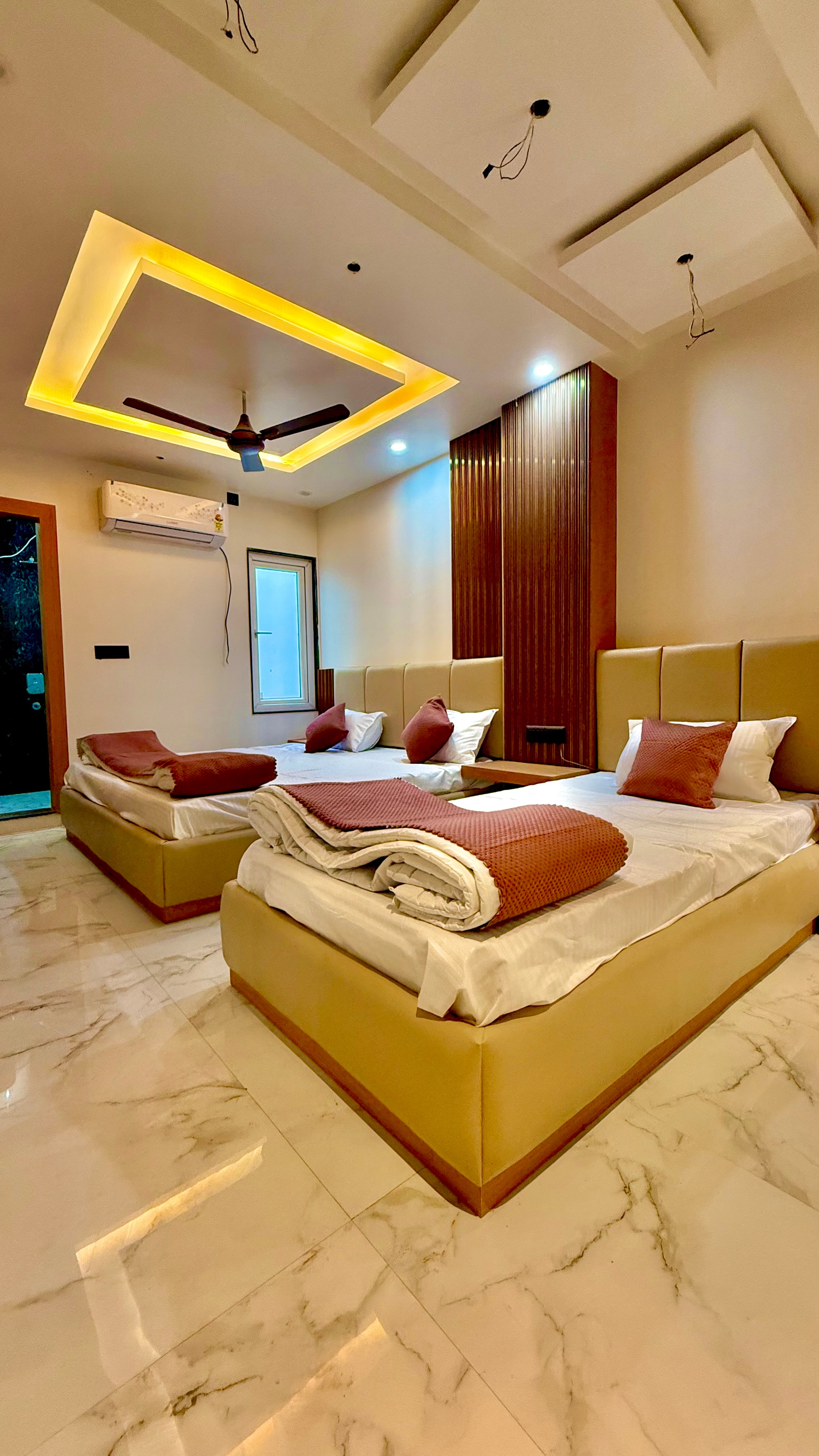 HOTEL RR GRAND - Tap to explore photos