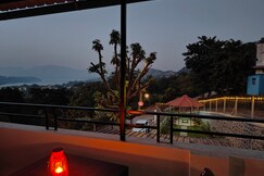Yatri LakeView Villa Mulshi