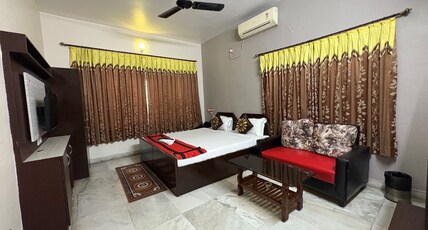 AKG INN Room Type - Deluxe Room