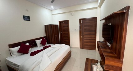 Hotel Greet Inn Room Type - Deluxe