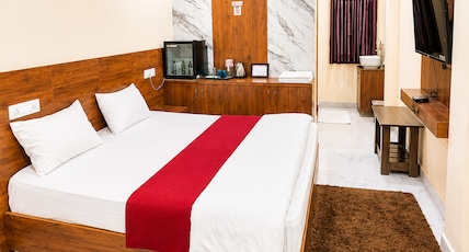 HOTEL RAGHAVENDRA GRAND INN Room Type - DELUXE ROOM HOTEL RAGHAVENDRA GRAND INN Room Type - DELUXE ROOM