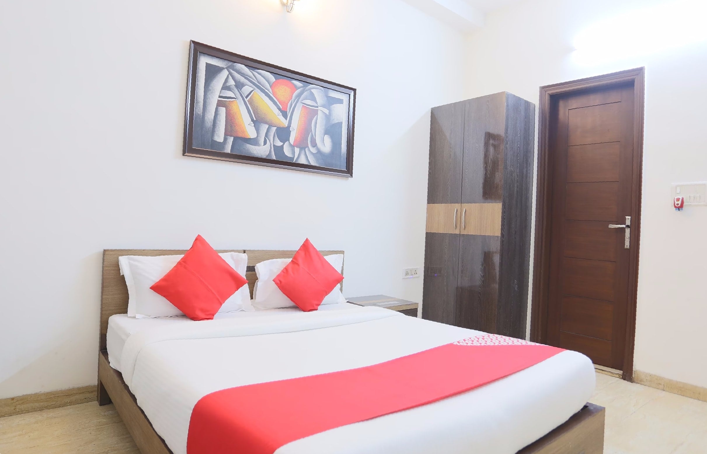 Hotel O New Raj Kamal - Tap to explore photos