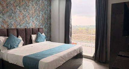 Hotel Raas Inn Room Type - Deluxe Room on Highway Kanpur