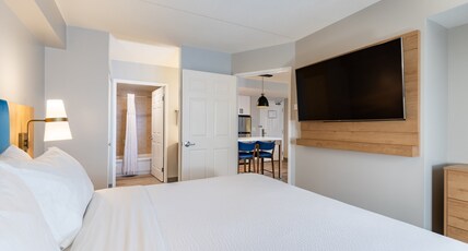 Staybridge Suites LONDON, an IHG hotel Room Type - 2 Bedroom Suite Mobility Accessible Roll in Shower Staybridge Suites LONDON, an IHG hotel Room Type - 2 Bedroom Suite Mobility Accessible Roll in Shower
