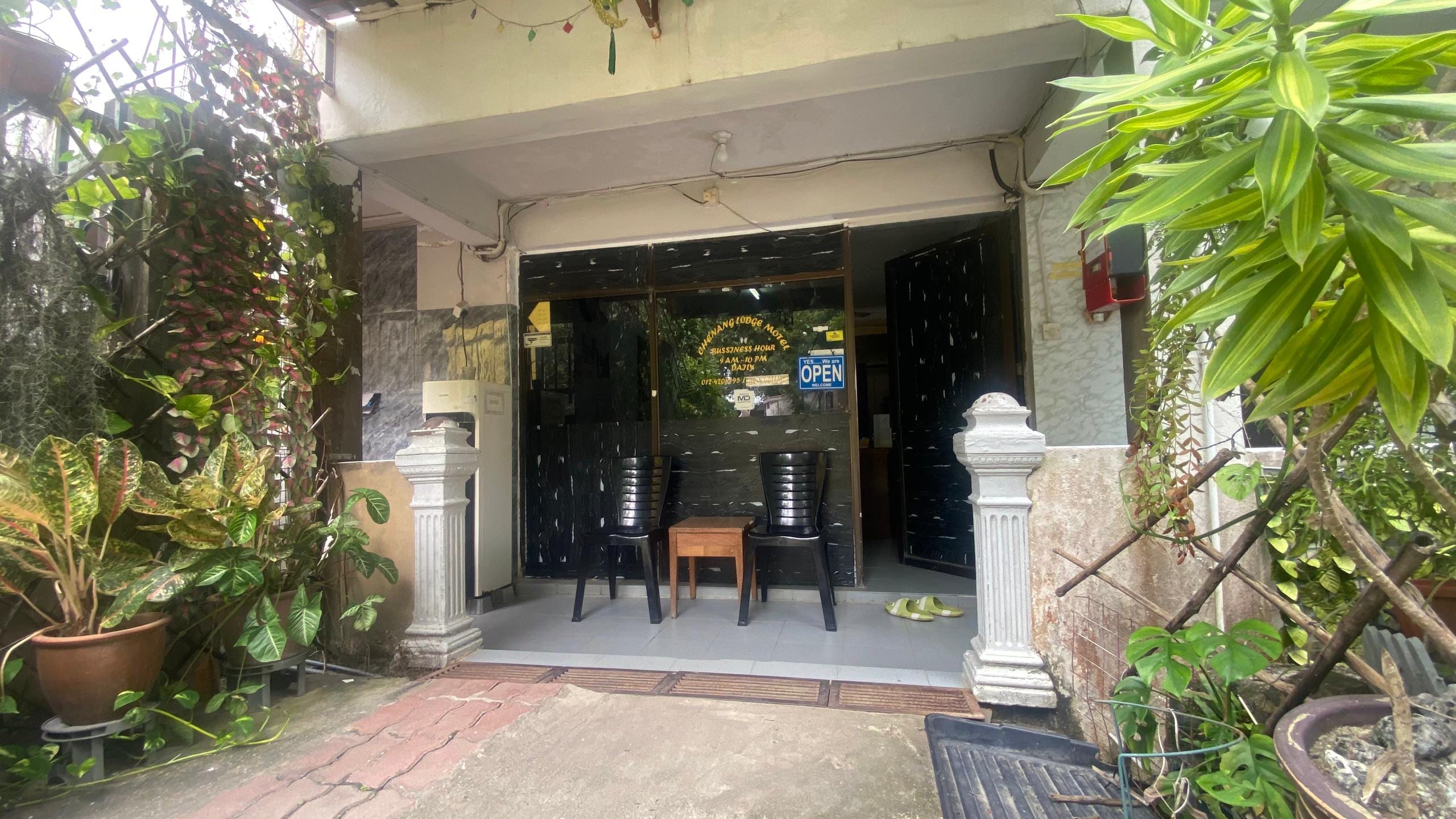 OYO 91245 Chenang Lodge Motel - Tap to explore photos