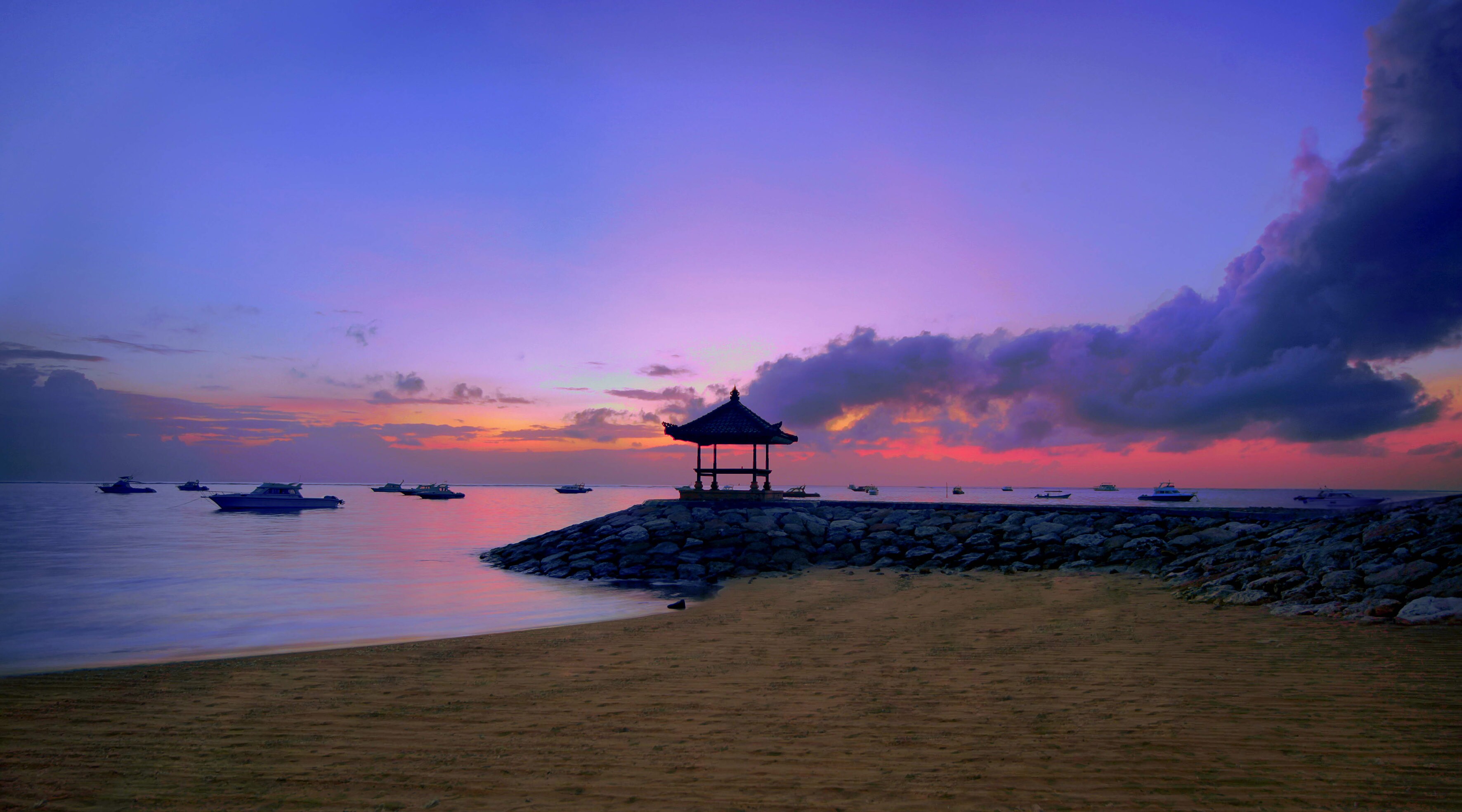 favehotel Kuta Square - Tap to explore photos