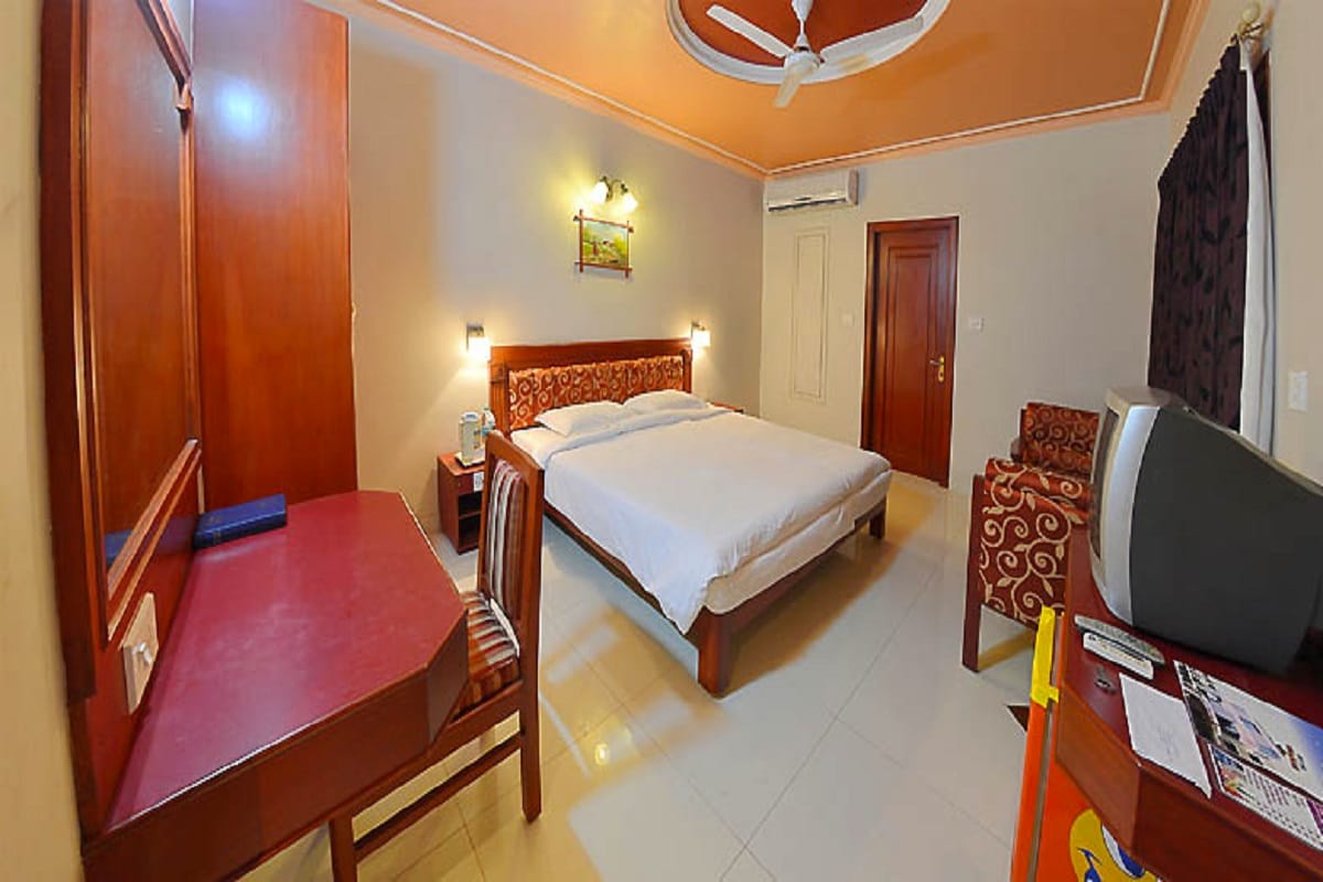 Hotel Gnanam - Tap to explore photos