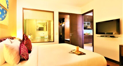 Yogi Executive, Navi Mumbai Room Type - Designer Suite with Bathtub