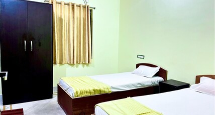 HOTEL MANOKAMNA Room Type - Deluxe Room