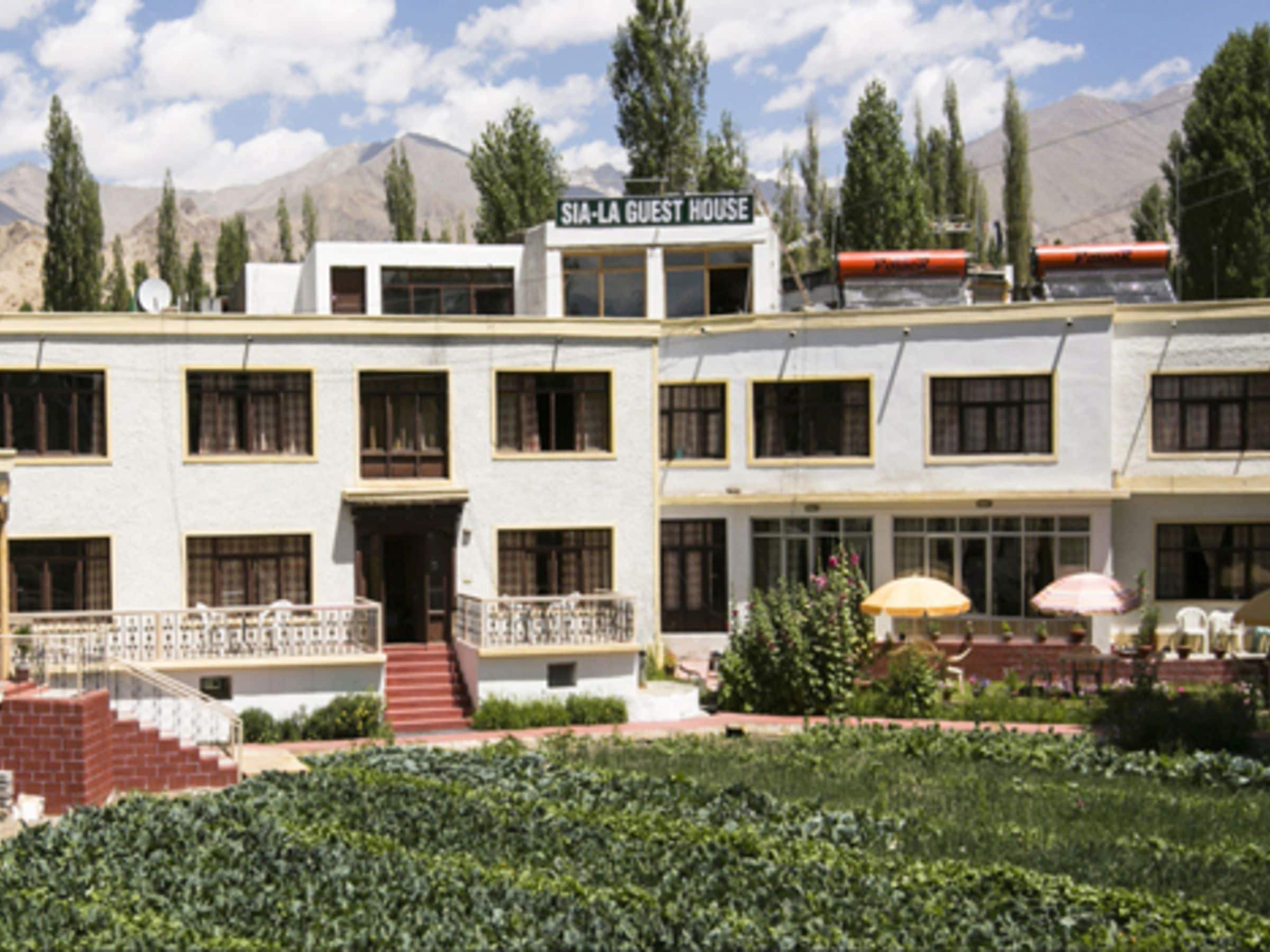 Siala Guest House - Tap to explore photos