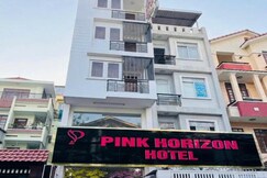 Pink Horizon Saigon Airport Hotel