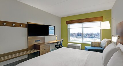 Holiday Inn Express & Suites COLLINGWOOD Room Type - 1 King Bed Standard