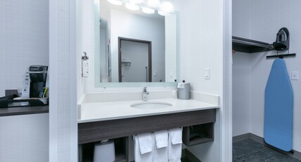 Holiday Inn Express Spokane-Valley, an IHG Hotel Room Type - 2 Queen Standard