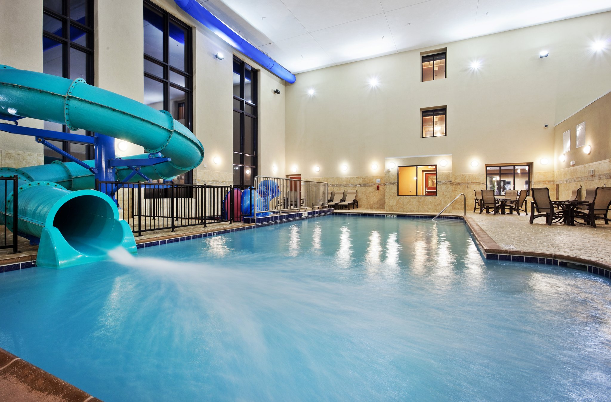 Holiday Inn Express and Suites Great Falls - Tap to explore photos