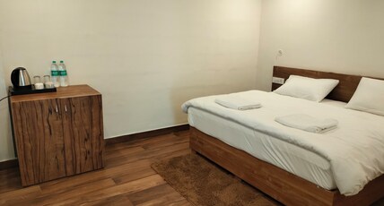 Phulwari Resort Sitapur Kedarnath Room Type - Deluxe Room