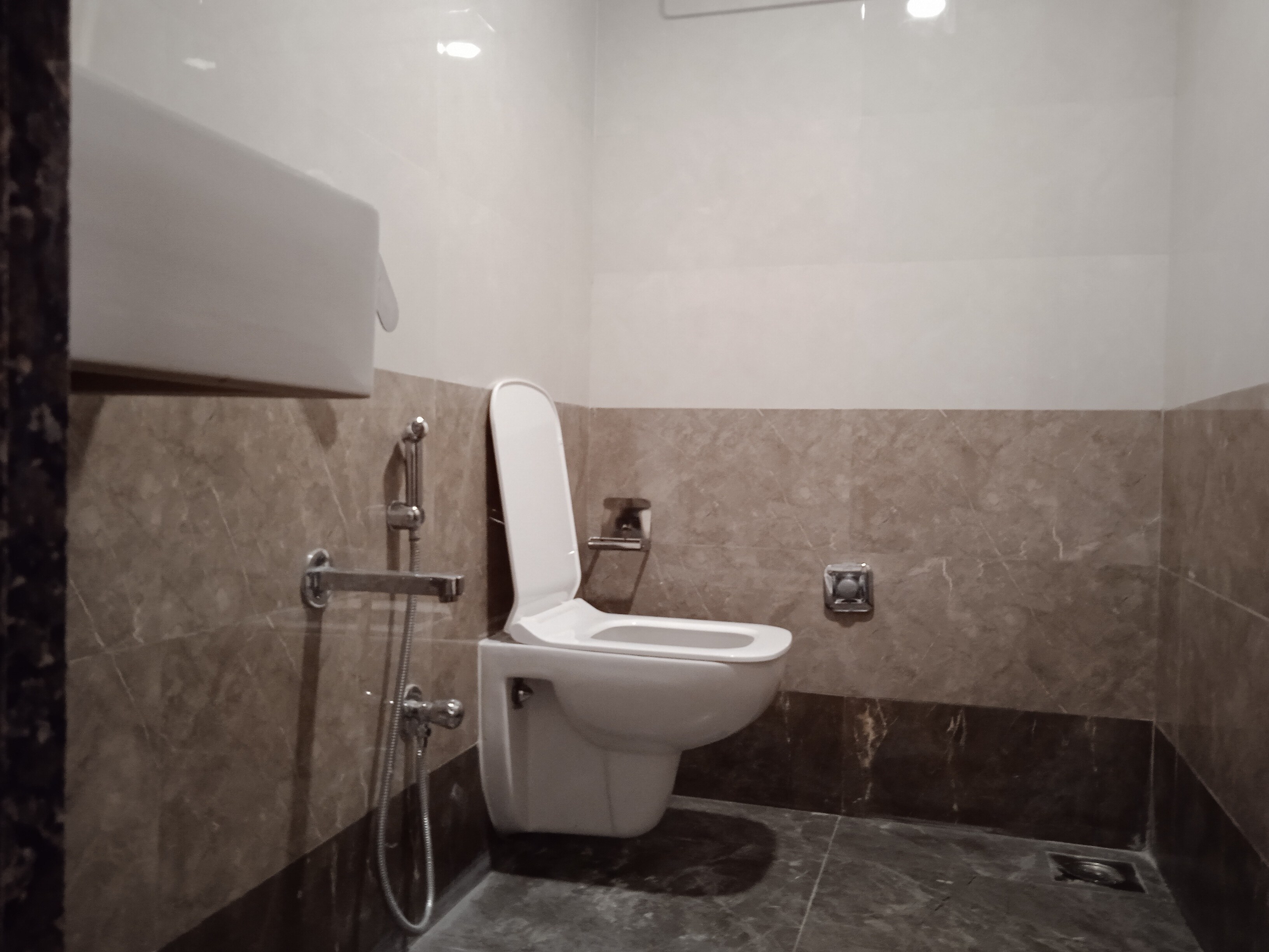 Hotel Raheja Residency - Tap to explore photos