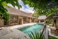 Golden Garuda Cottages at Diamond Beach Hills