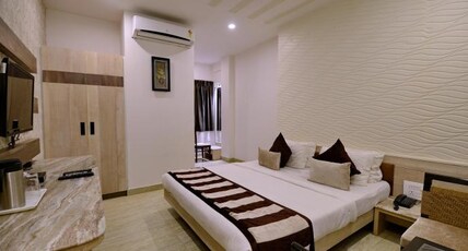 Smriti Star Room Type - Deluxe room