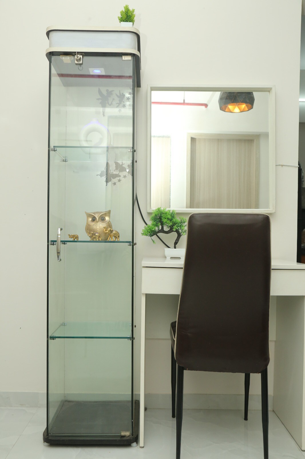 Ivy Downtown Apartment | 1 BHK | Nr NESCO & SV Rd - Tap to explore photos