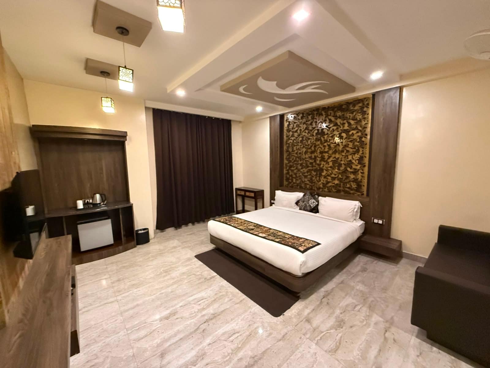 Hotel Niraj Deep - Tap to explore photos