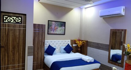MAAN HOTEL AND RESTAURANT Room Type - Super Deluxe Double Room