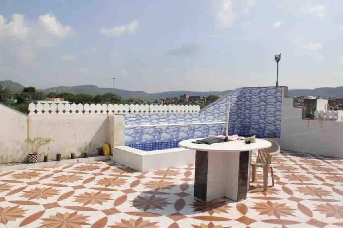 Karni Villa- Lovely 2 BHK flat with a private pool and terrace - Tap to explore photos