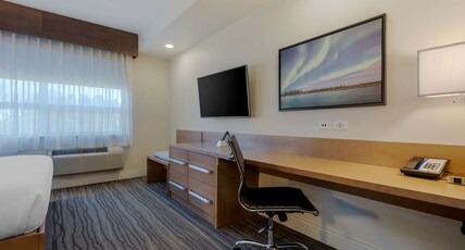 Best Western Plus Sawridge Suites Room Type - Accessible - 1 King, Mobility Accessible, Roll In Shower, Microwave And Refrigerator, Non-Smoking, F