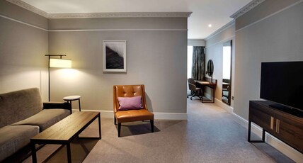 Hilton Edinburgh Carlton Room Type - KING JUNIOR SUITE