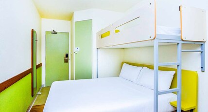 ibis budget Canberra Room Type - 1 Queen Bed and 1 Single Bunk Bed ibis budget Canberra Room Type - 1 Queen Bed and 1 Single Bunk Bed