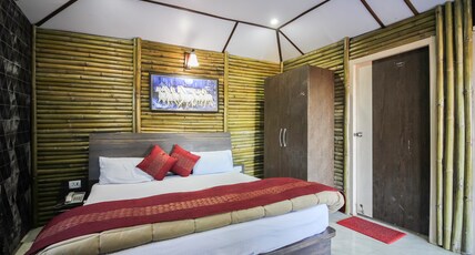 Glamwood Resort Room Type - Royal Cottage with Balcony and Mountain View